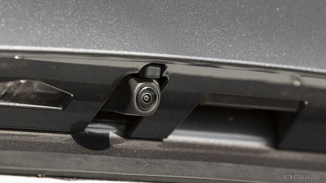Lexus NX 360-Degree Camera Control