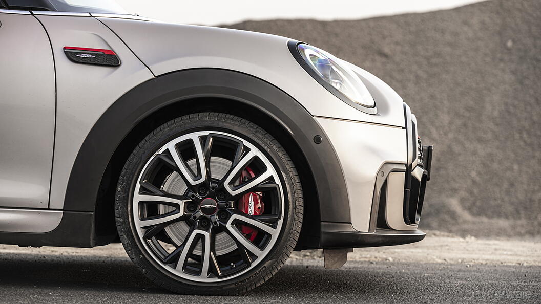Cooper JCW Wheel Image, Cooper JCW Photos in India - CarWale
