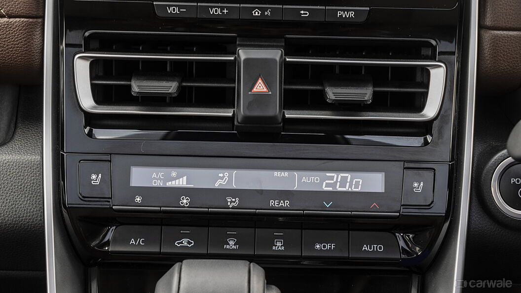 Toyota Innova Hycross AC Controls