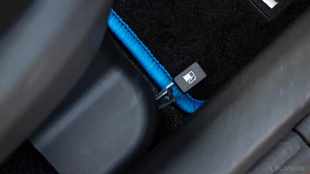 Kiger Boot Release Lever/Fuel Lid Release Lever Image, Kiger Photos in