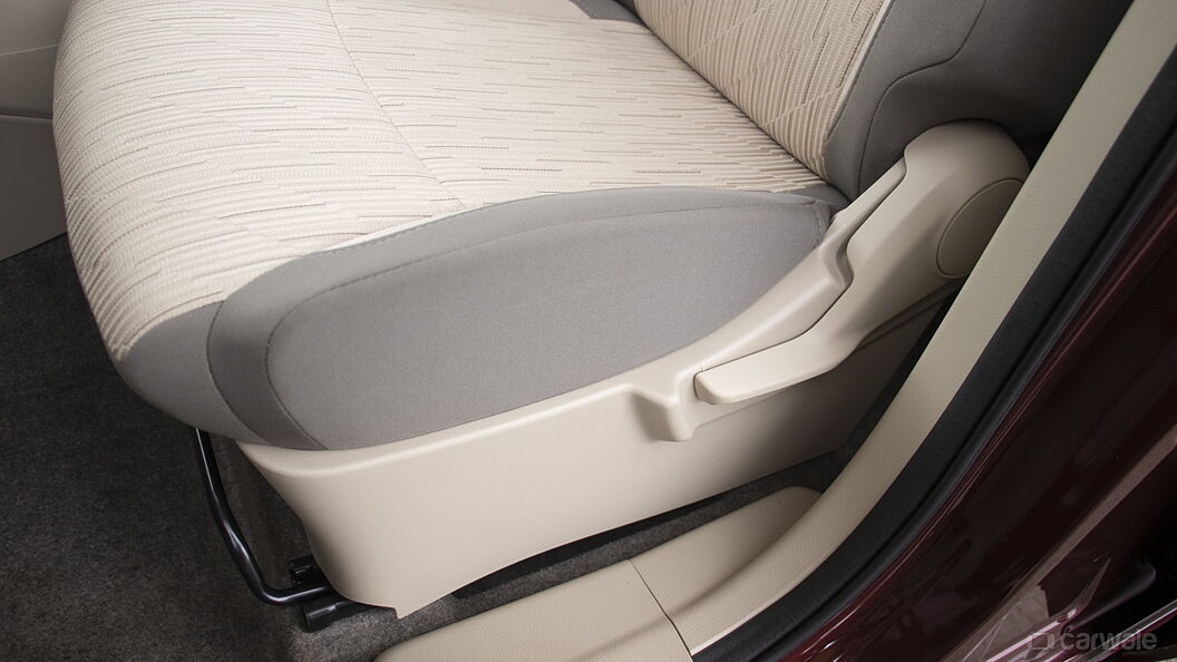 Maruti Suzuki Ertiga Seat Adjustment Manual for Front Passenger