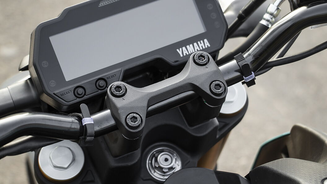 Images of Yamaha MT 15 V2 Photos of MT 15 V2 BikeWale