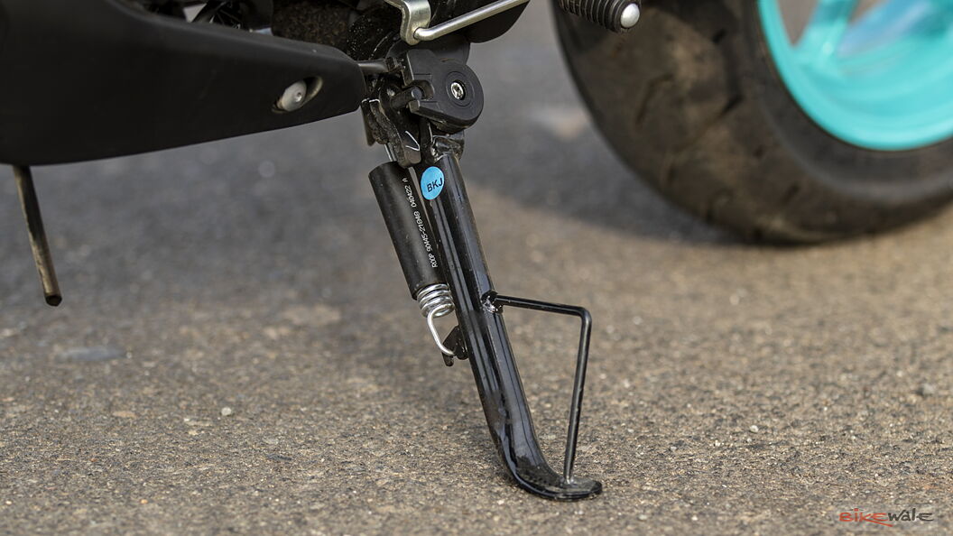 Yamaha Mt 15 V2 Side Stand Image – Bikewale