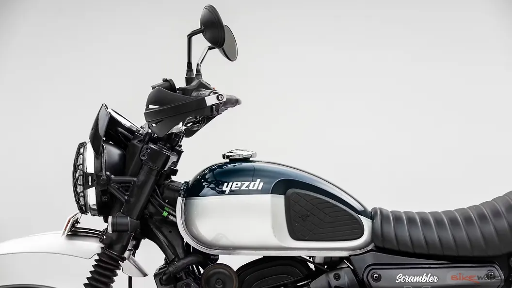 Yezdi Scrambler Fuel Tank Image BikeWale