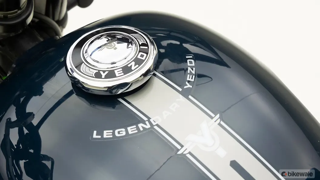 Yezdi Scrambler Fuel Tank Image BikeWale