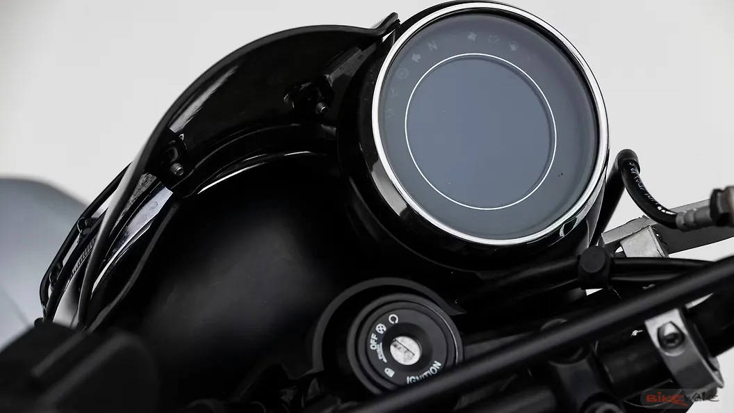 Yezdi Scrambler Ignition Switch Image BikeWale