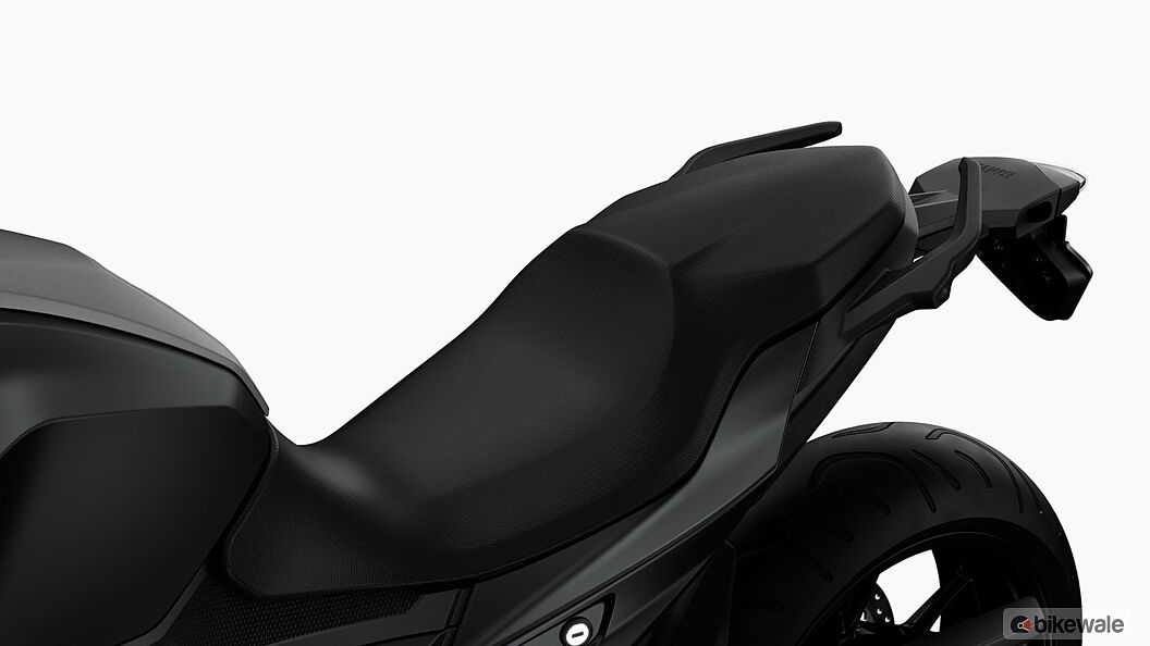 बीएमडब्ल्यू F900XR बाइक सीट