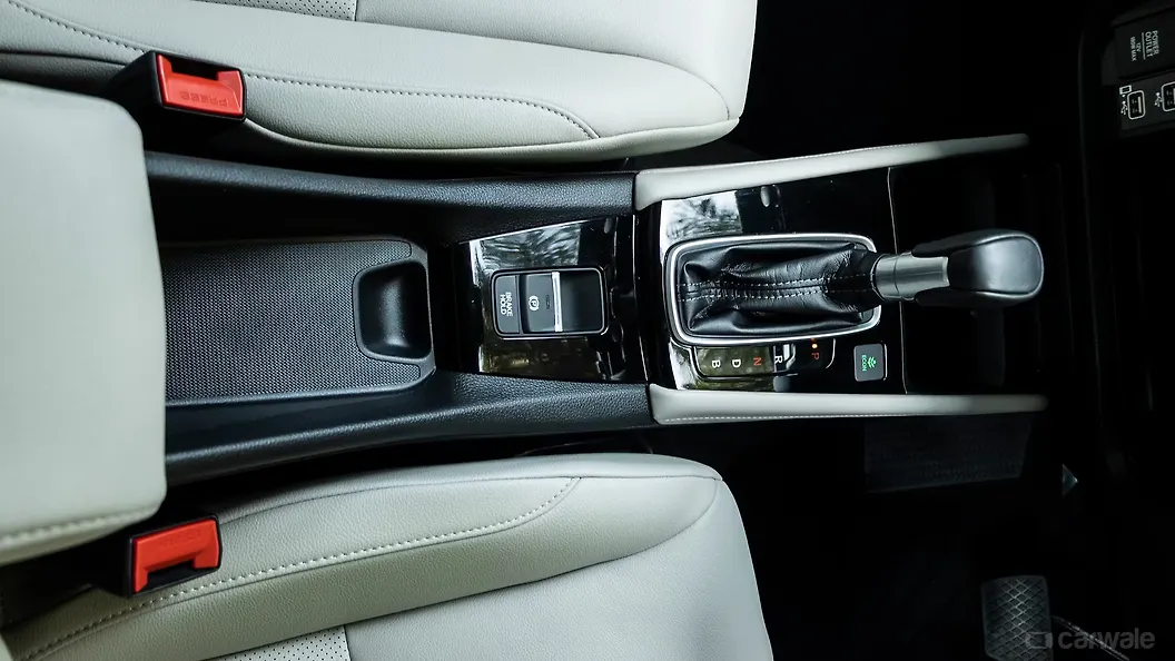 City Hybrid eHEV Center Console/Centre Console Storage Image, City