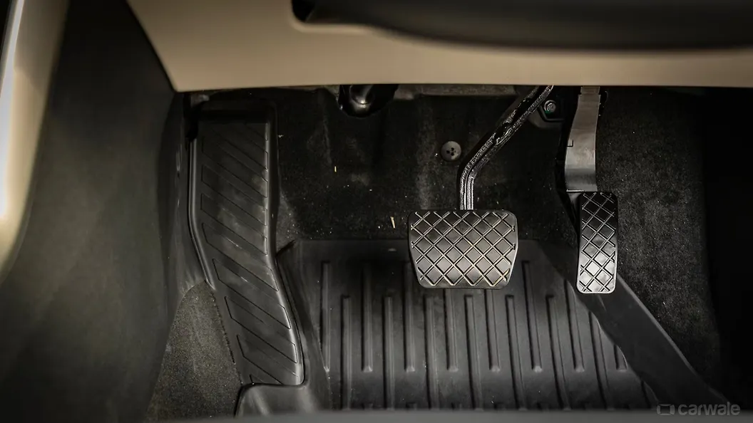 Virtus Pedals/Foot Controls Image, Virtus Photos in India CarWale