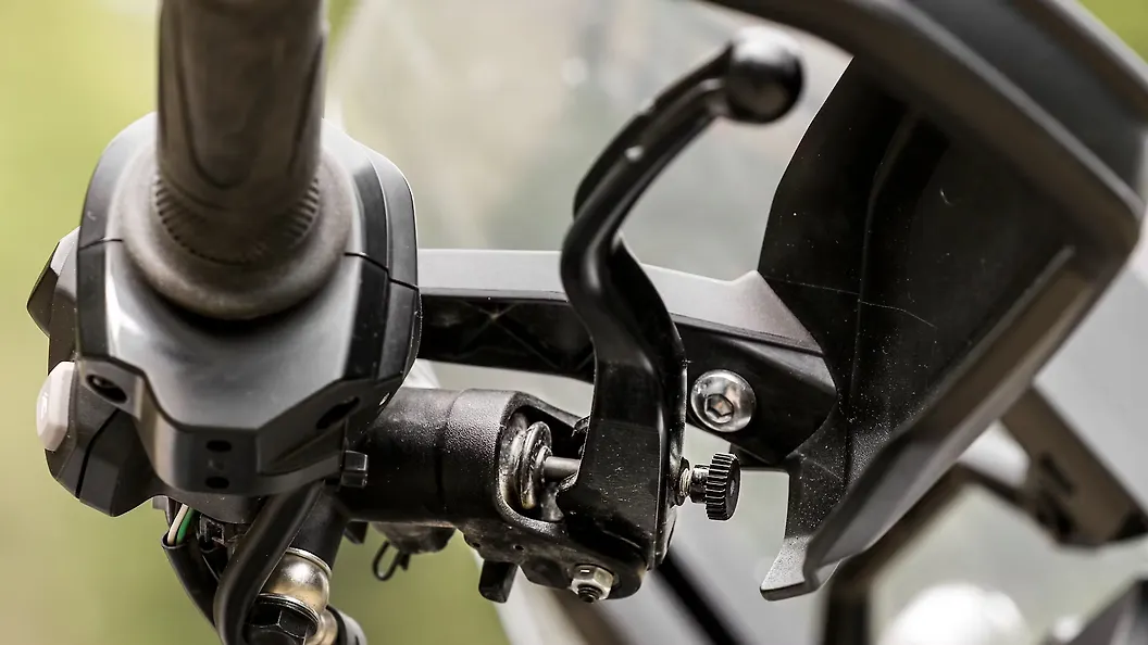 thumbnail image 2 of F14 Aluminum Brake Lever (Right Side) For Triumph Tiger 800/1050/1200 & Bonneville 2 of 6