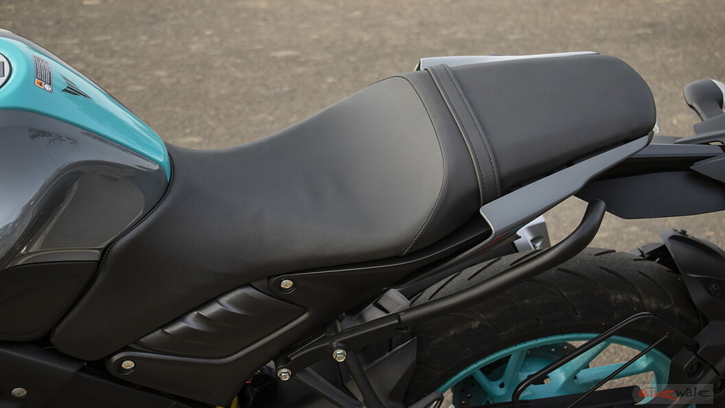 Mt 15 outlet rear seat