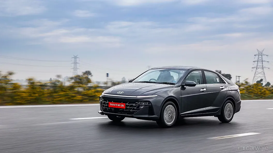 Discontinued Hyundai Verna 2023 Left Front Three Quarter