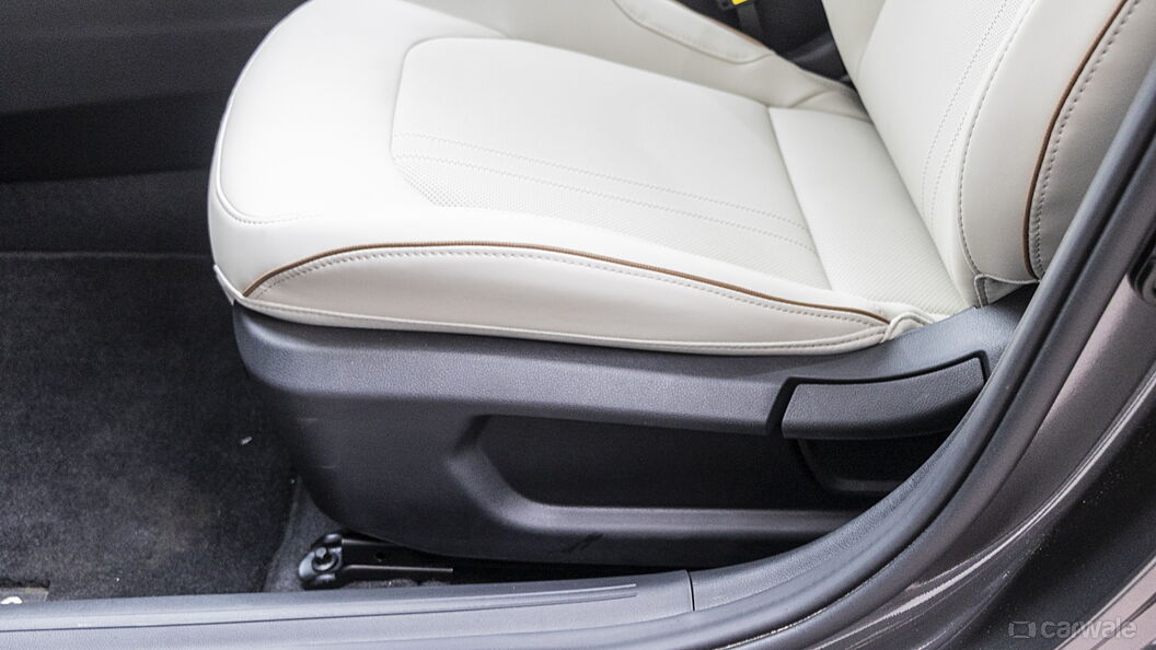 Hyundai Verna Rear Row Seat Adjustment Manual