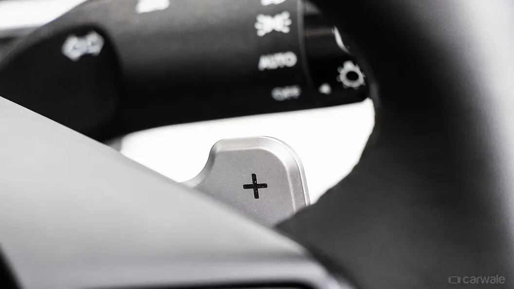 Verna Right Paddle Shifter Image, Verna Photos in India CarWale