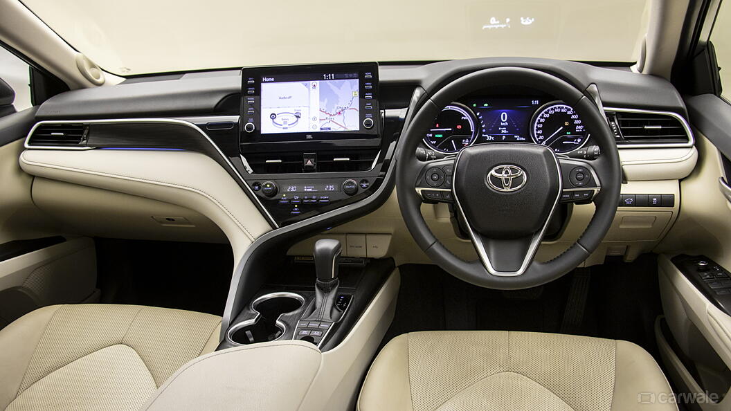 Camry Dashboard Image, Camry Photos in India - CarWale