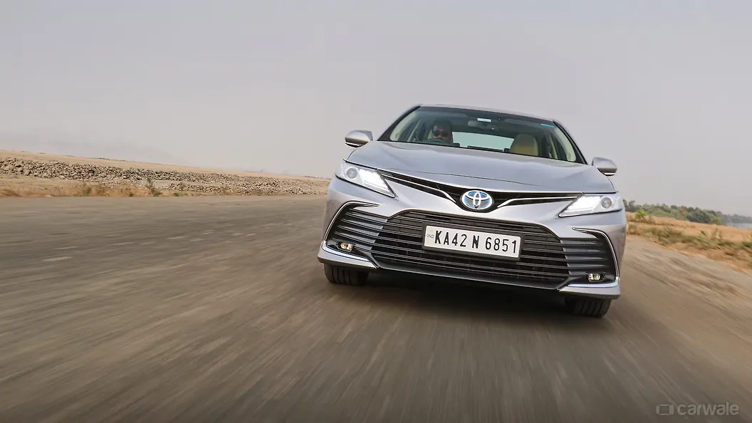 Camry Front View Image, Camry Photos in India - CarWale