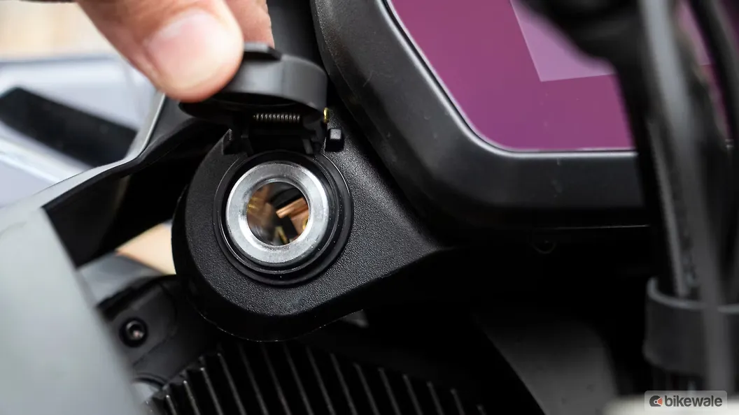 Triumph Tiger 1200 12V Power Socket Image – BikeWale