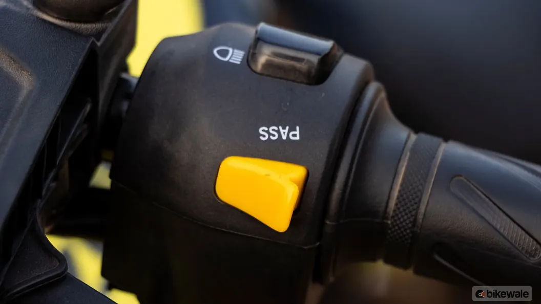 Suzuki V Strom SX Left Side Multifunction Switchgear Image BikeWale Suzuki V Strom SX Left Side Multifunction Switchgear Image BikeWale