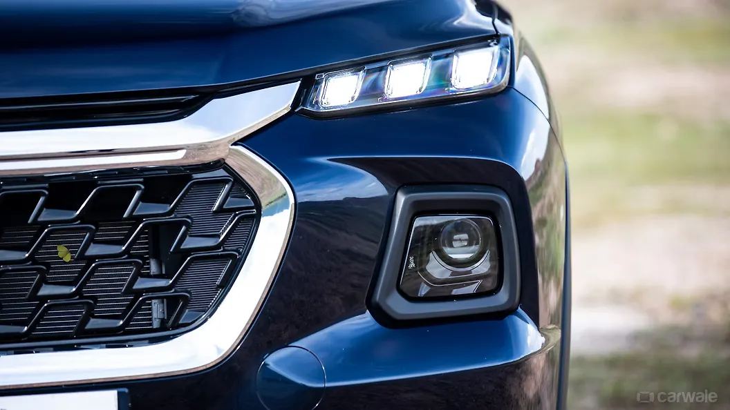 Grand Vitara Headlight Image, Grand Vitara Photos in India CarWale