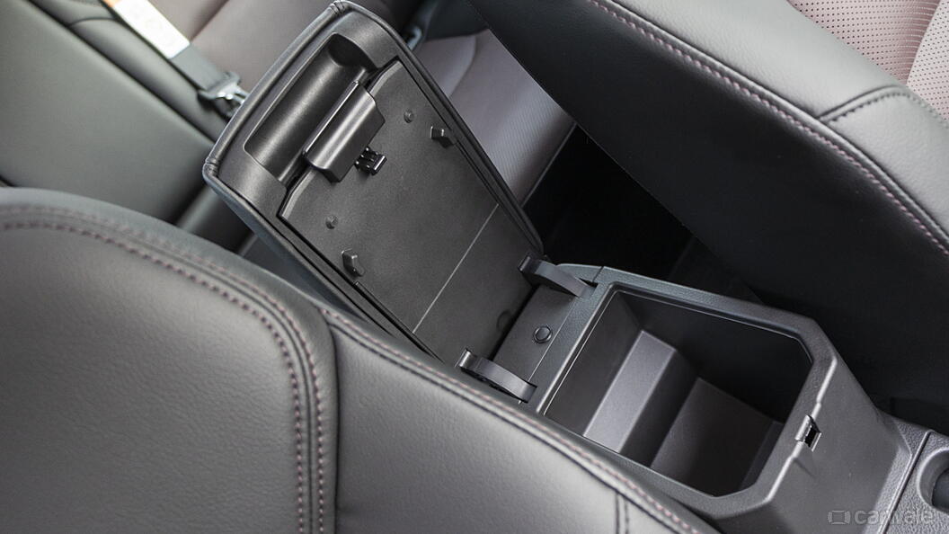 Grand Vitara Front Centre Arm Rest Storage Image, Grand Vitara Photos ...