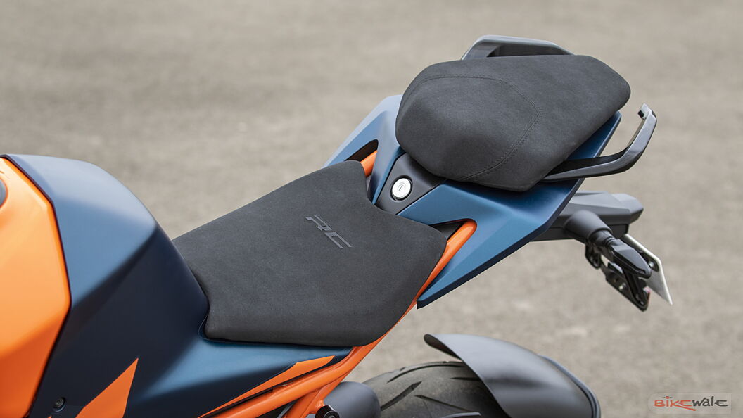 Ktm rc store 390 seat