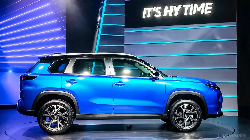 Urban Cruiser Hyryder Right Side View Image, Urban Cruiser Hyryder