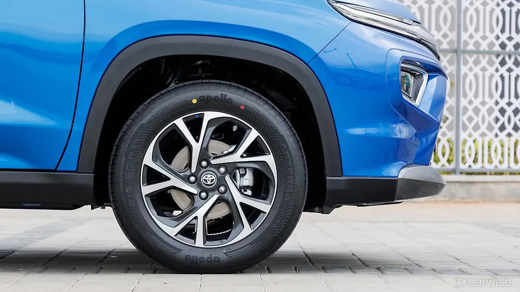 Urban Cruiser Hyryder Wheel Image, Urban Cruiser Hyryder Photos in India CarWale