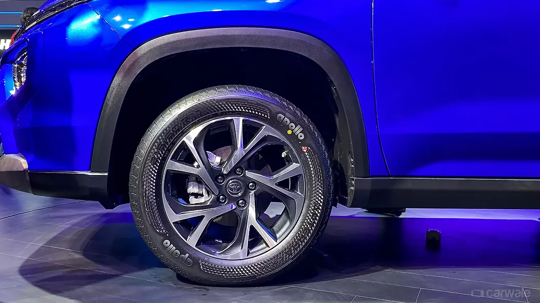 Urban Cruiser Hyryder Wheel Image, Urban Cruiser Hyryder Photos in India CarWale