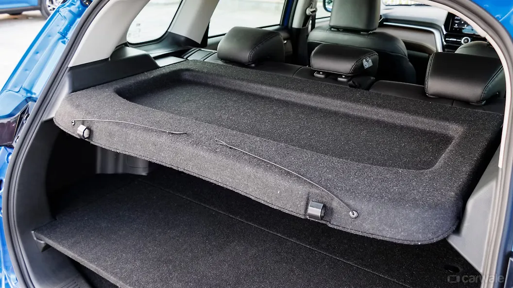 Urban Cruiser Hyryder Bootspace with Parcel Tray/Retractable Image