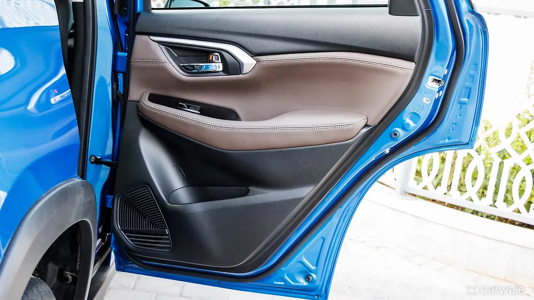 Urban Cruiser Hyryder Rear Door Pad Image, Urban Cruiser Hyryder Photos