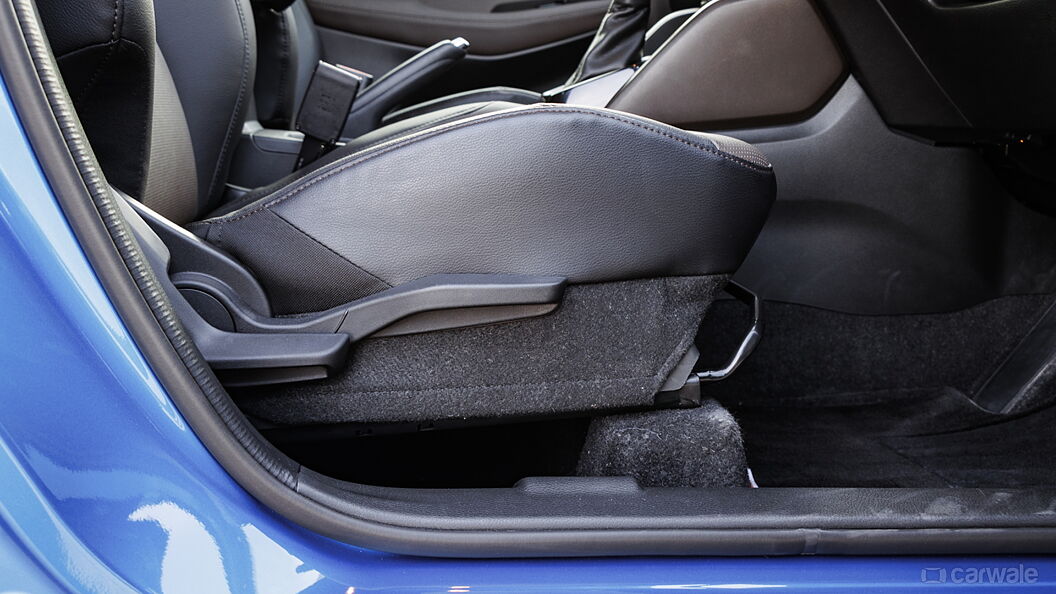 Toyota Urban Cruiser Hyryder Seat Adjustment Manual for Driver