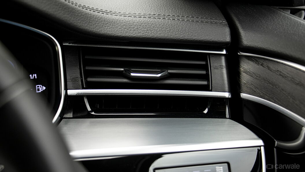 Audi A8 L Right Side Air Vents