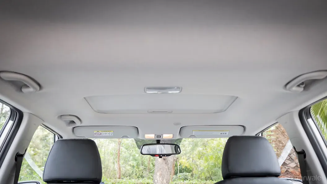 Venue Sunroof/Moonroof Image, Venue Photos in India CarWale