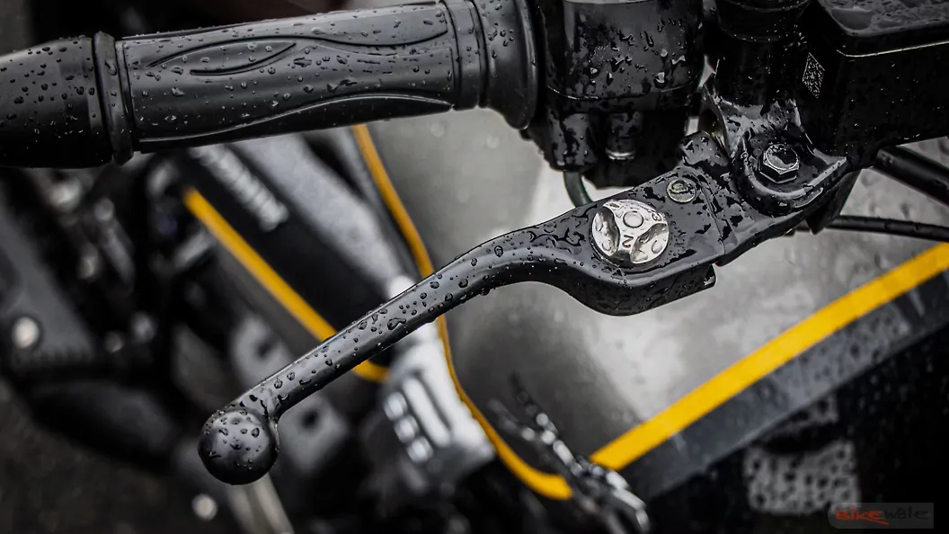 TVS Ronin Gear Shift Lever Image BikeWale