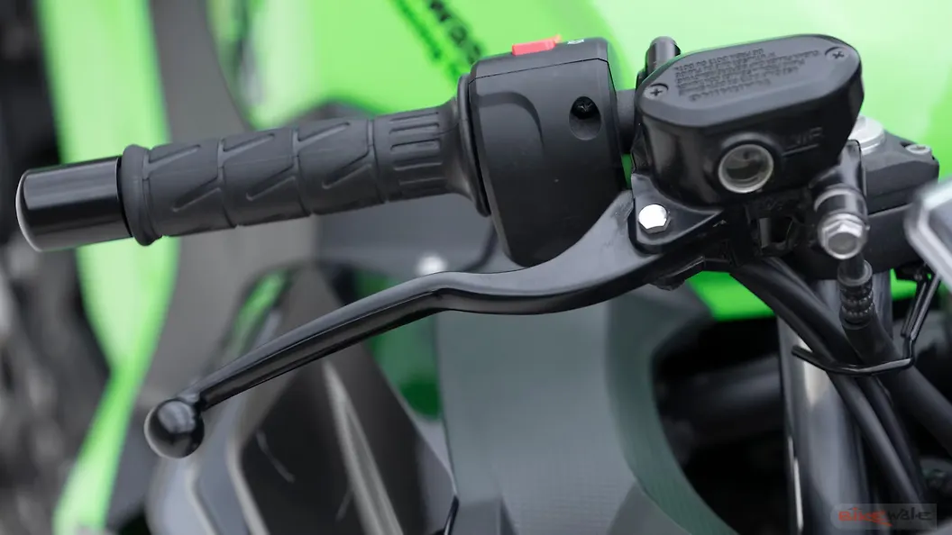 Kawasaki Ninja 400 Clutch Lever Adjuster Image BikeWale