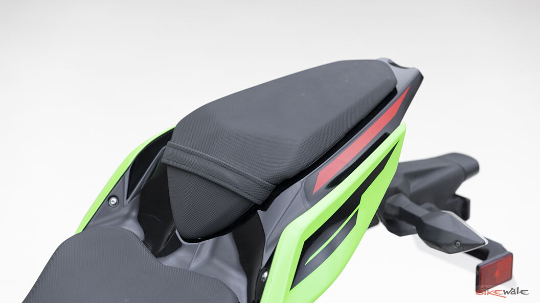 Kawasaki Ninja 400 Pillion Seat Image BikeWale