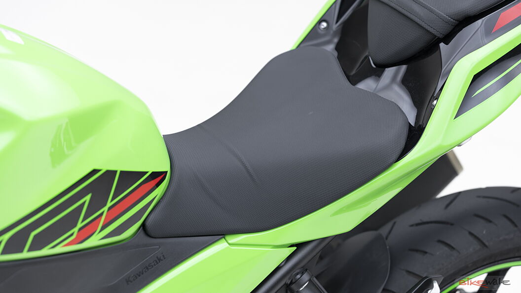 Kawasaki Ninja 400 Pillion Seat Image BikeWale