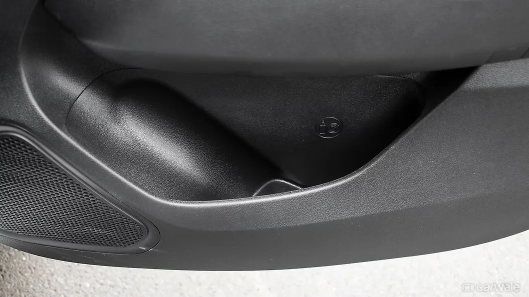 Venue N Line Driver Side Front Door Pocket Image, Venue N Line Photos