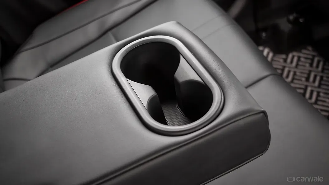 Venue N Line Rear Cup Holders Image, Venue N Line Photos in India CarWale