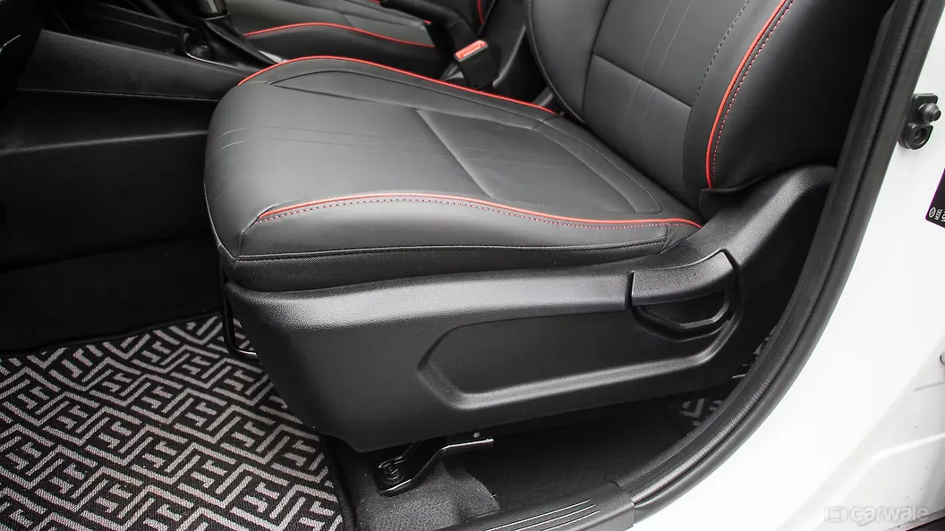 Venue N Line Seat Adjustment Manual for Front Passenger Image, Venue N