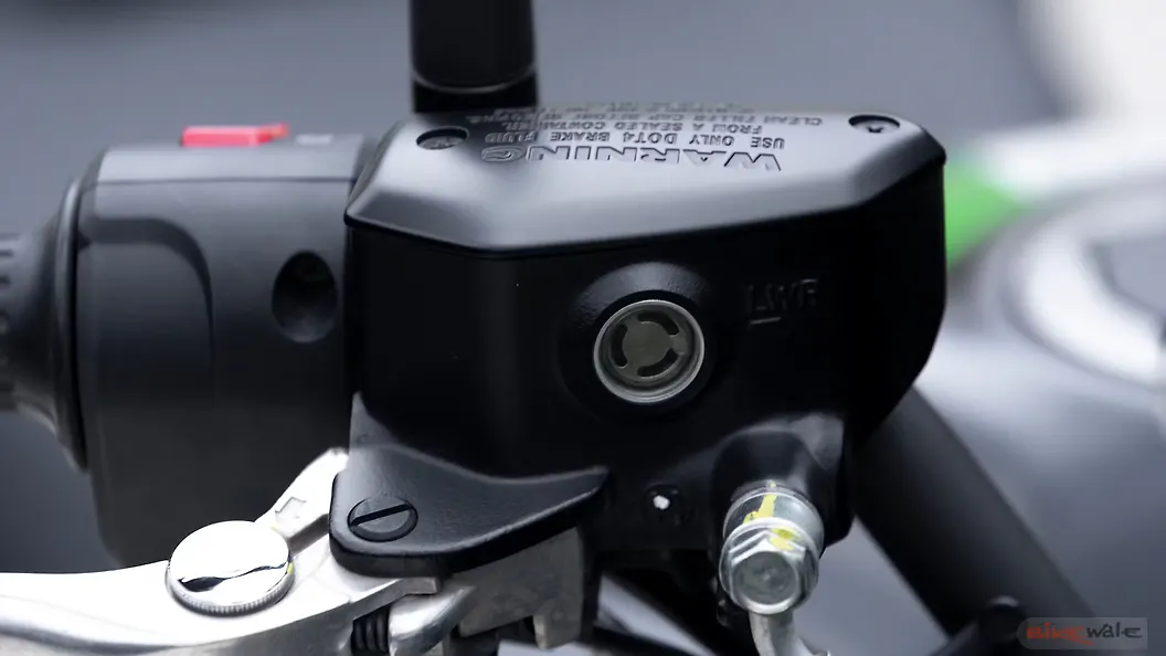 Kawasaki Versys 650 Front Brake Fluid Reservoir Image BikeWale