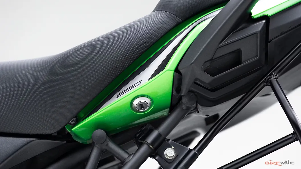 kawasaki versys 650 seat