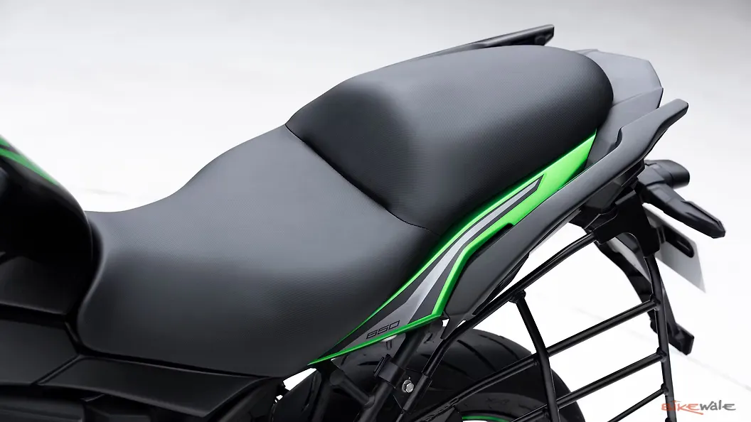 kawasaki versys 650 seat