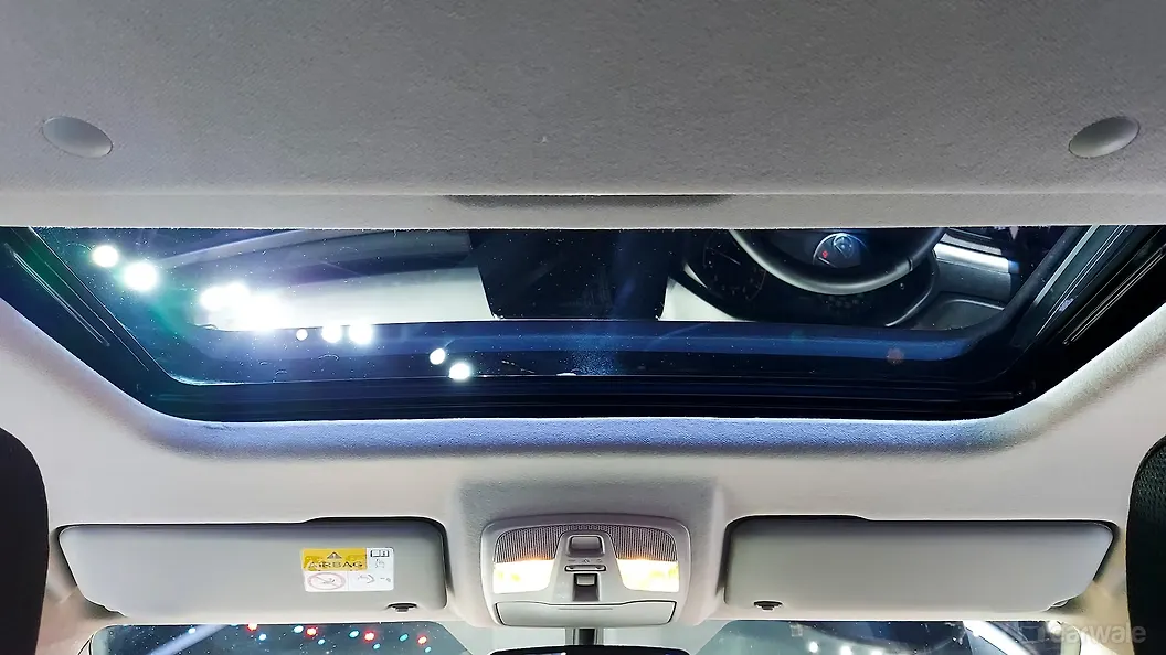 Brezza Sunroof/Moonroof Image, Brezza Photos in India CarWale