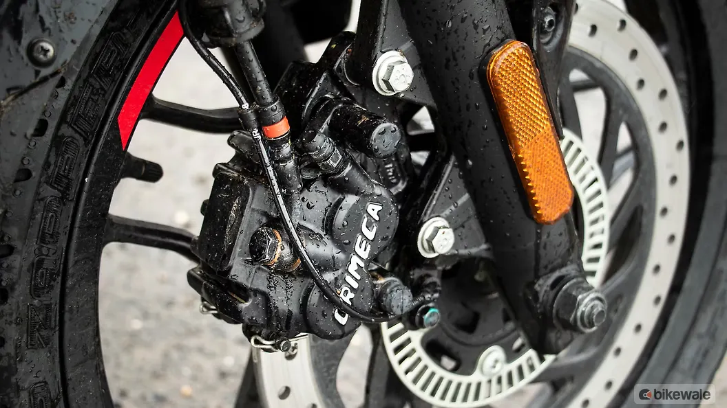 Bajaj Pulsar N160 Front Brake Fluid Reservoir Image BikeWale