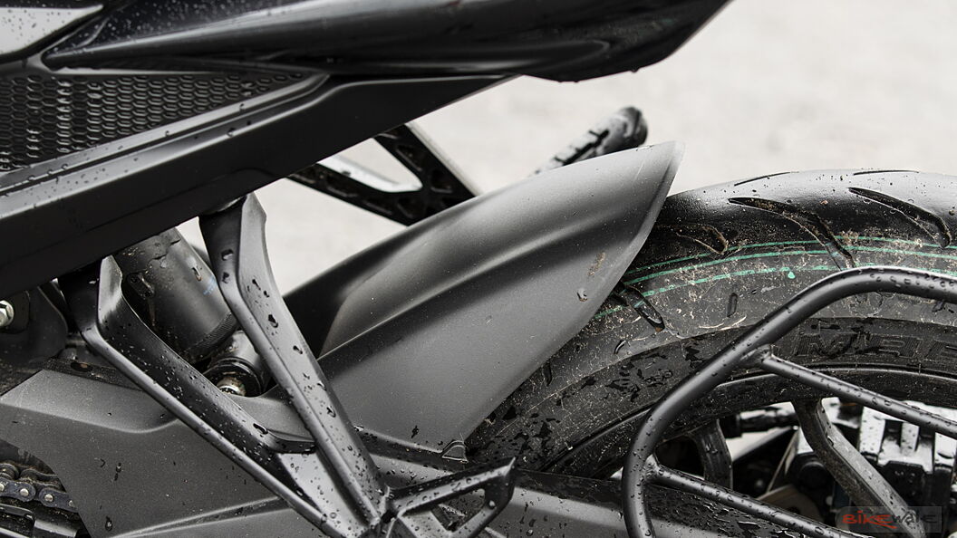 Pulsar store back mudguard