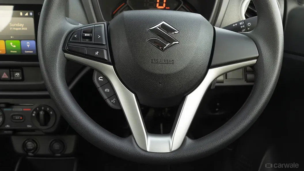 Alto K10 Horn Boss Image, Alto K10 Photos in India CarWale