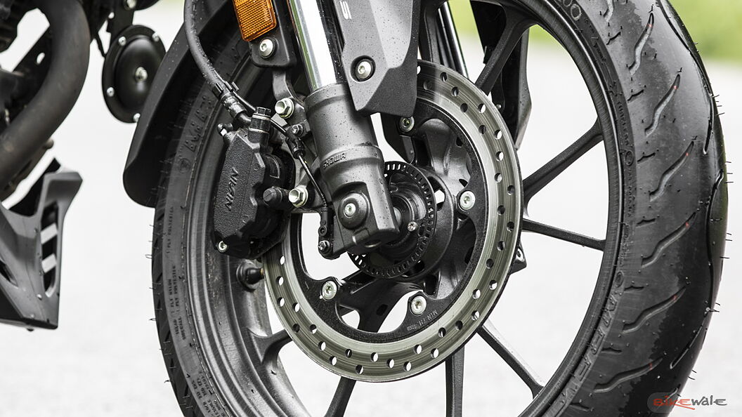 Honda CB300F Front Disc Brake Image – BikeWale