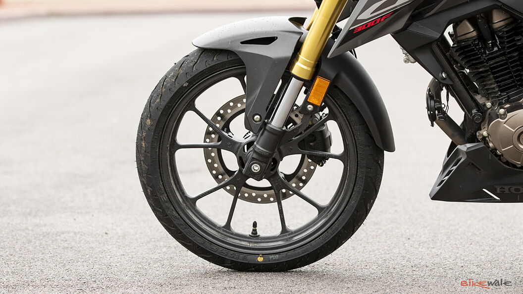 Honda CB300F Front Mudguard Image – BikeWale