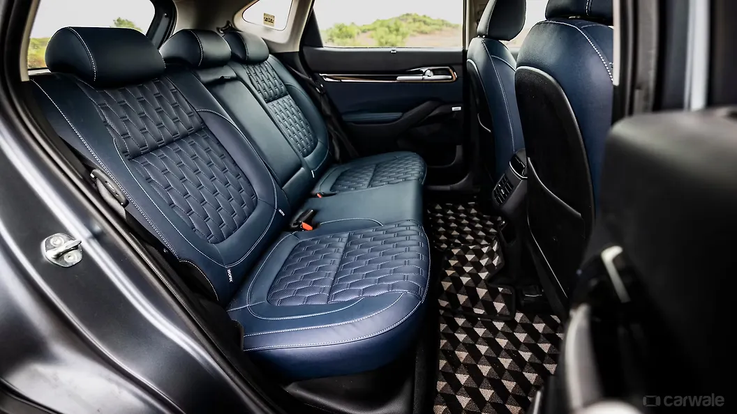 Seltos Rear Seats Image, Seltos Photos in India CarWale